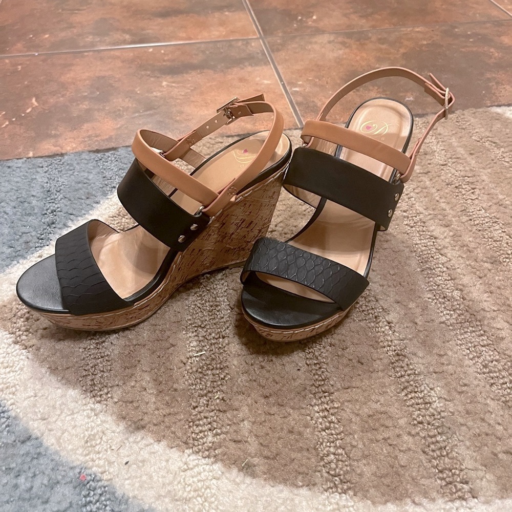 CORK WEDGES